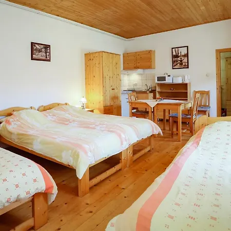 Eletfa Vendeghaz * Eger